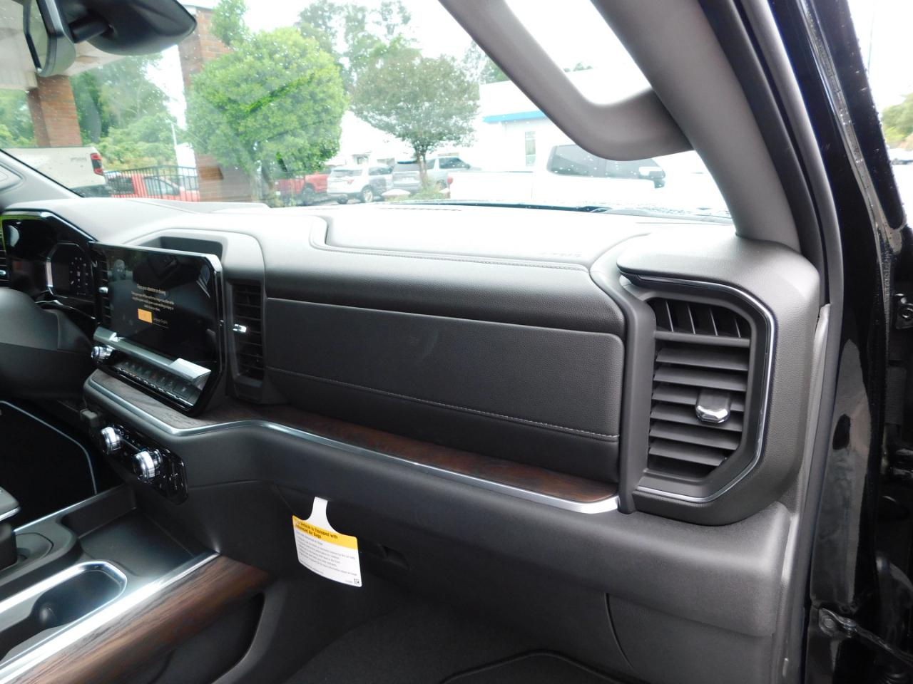 GMC Sierra 1500 4WD Crew Cab 147" SLT 2026