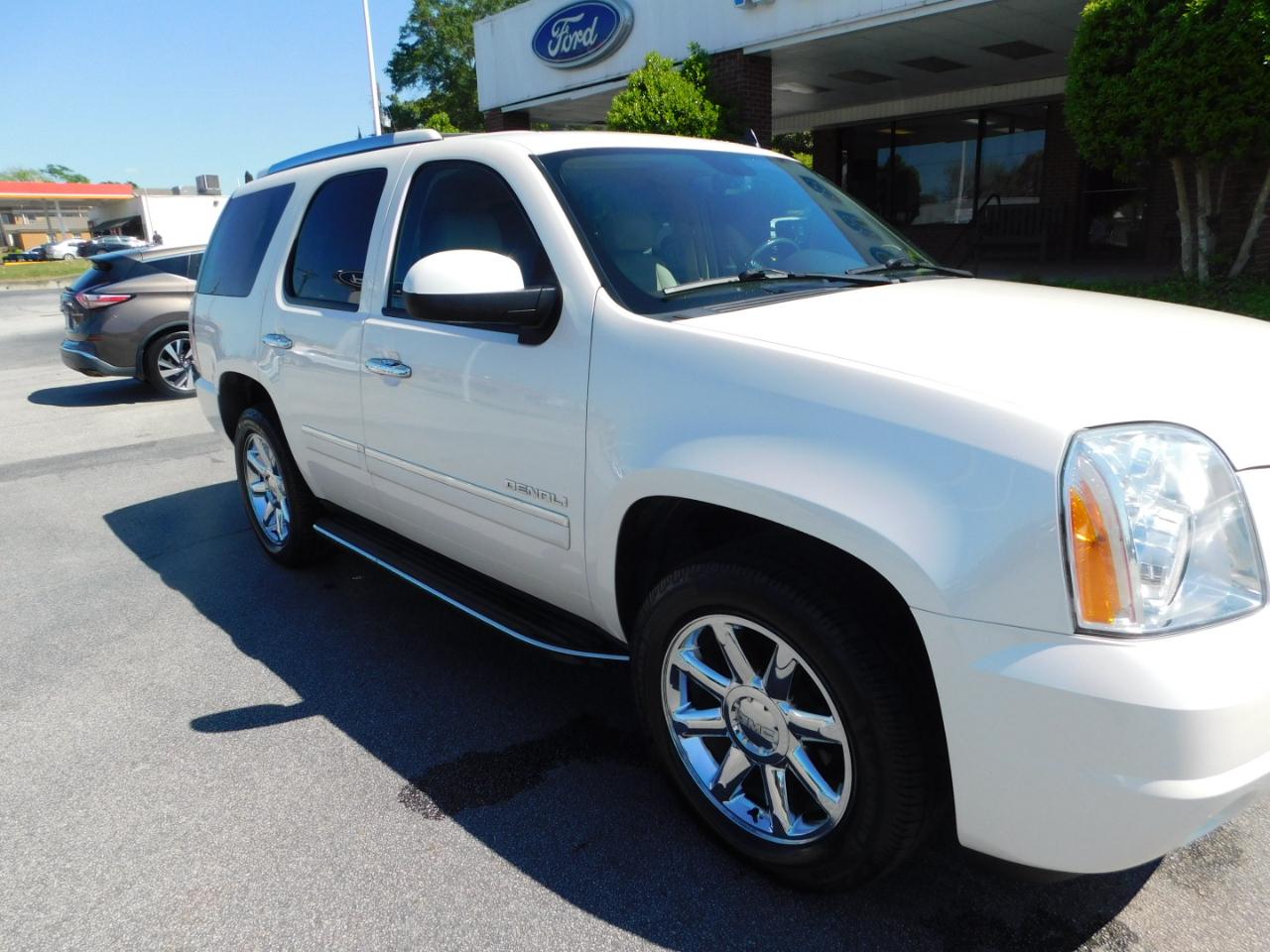 GMC Yukon 2WD 4dr Denali 2014