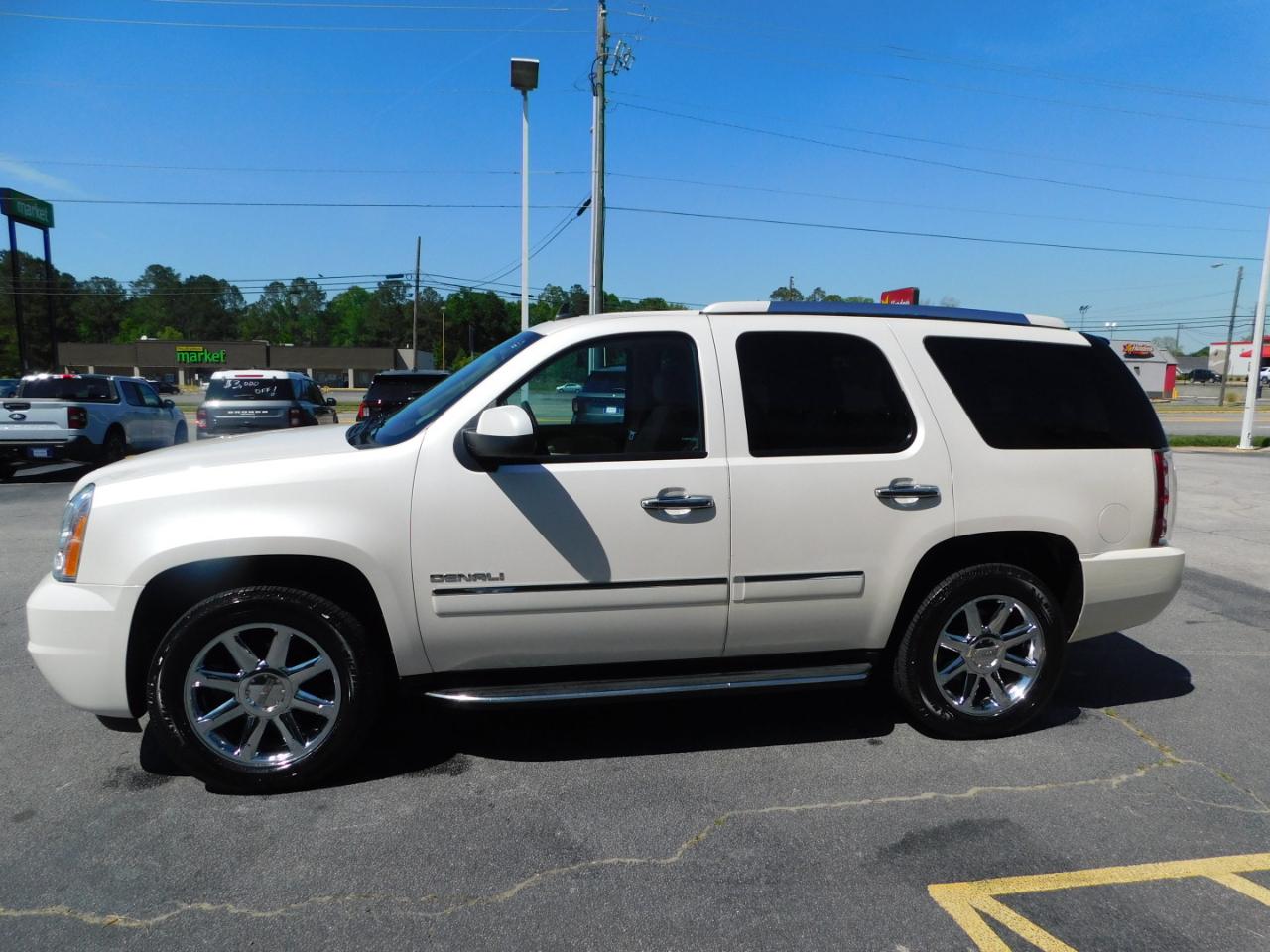 GMC Yukon 2WD 4dr Denali 2014