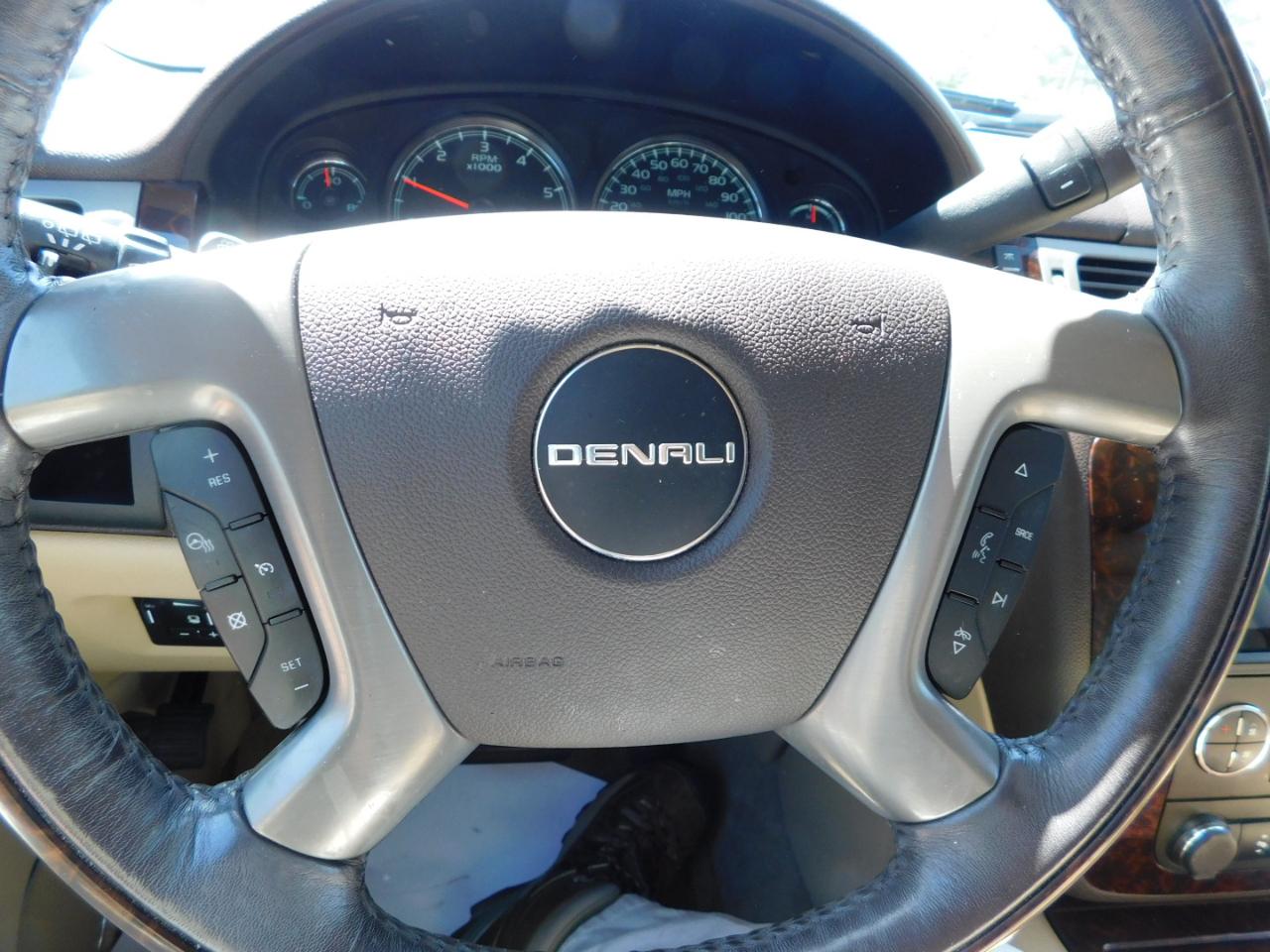 GMC Yukon 2WD 4dr Denali 2014