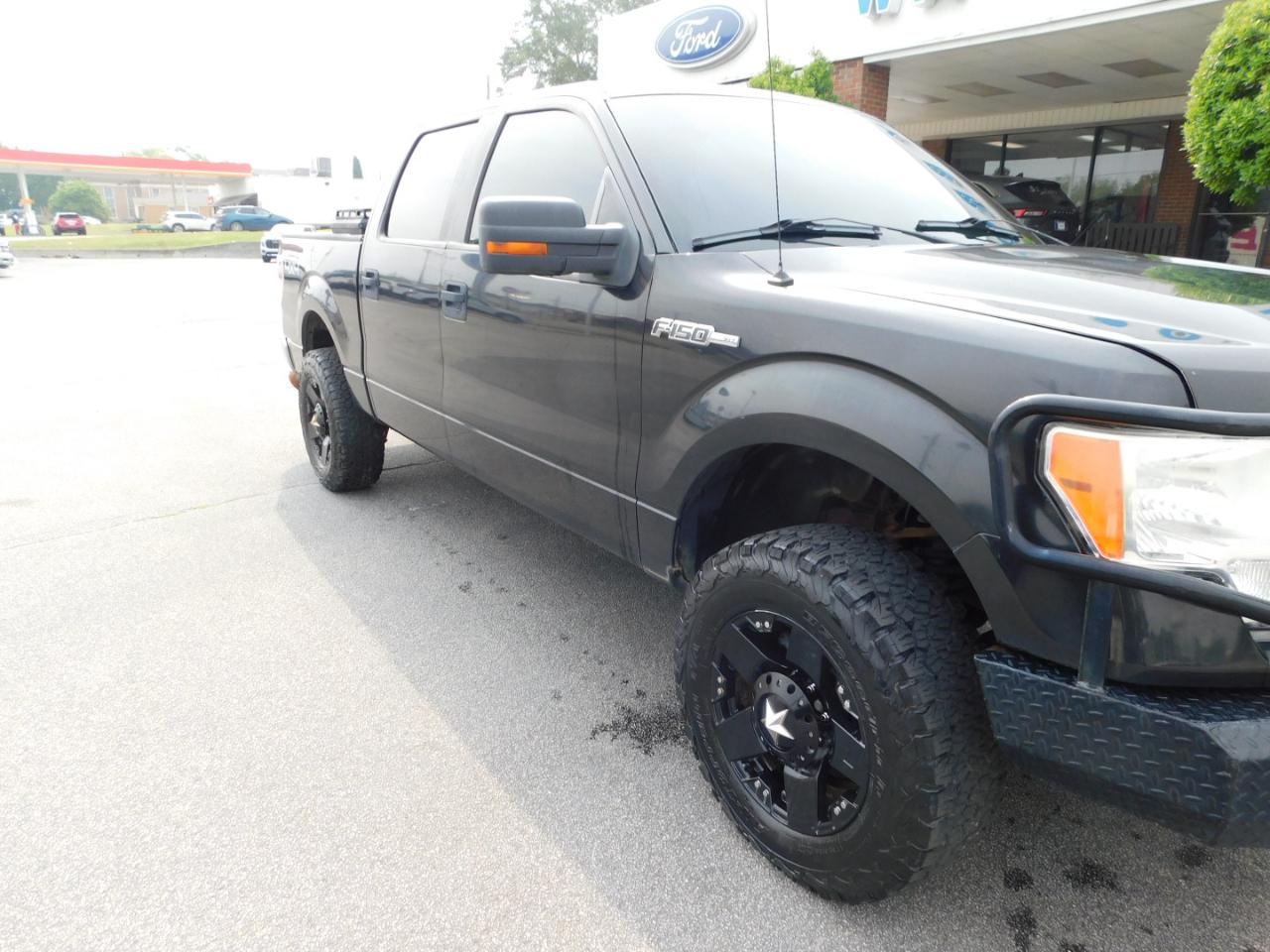 Ford F-150 4WD SuperCrew 145" XLT 2010