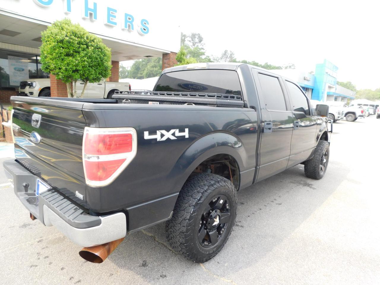 Ford F-150 4WD SuperCrew 145" XLT 2010