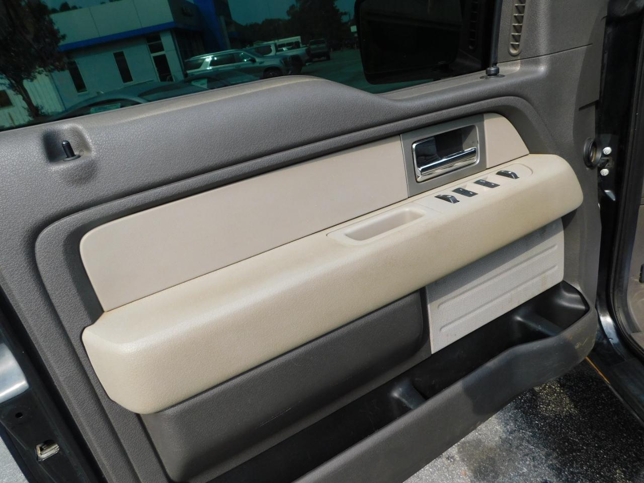 Ford F-150 4WD SuperCrew 145" XLT 2010