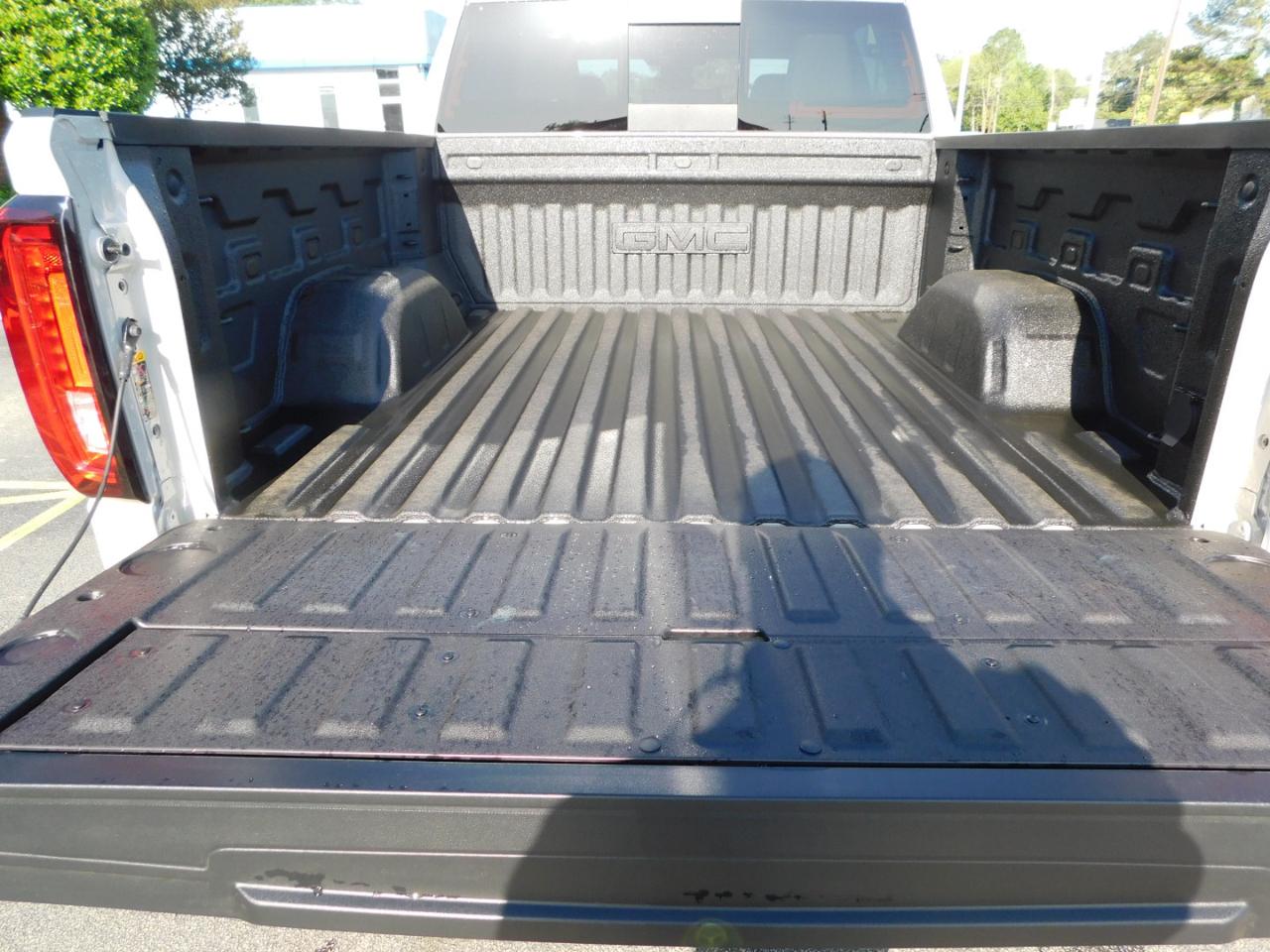 GMC Sierra 1500 4WD Crew Cab 147" AT4 2026