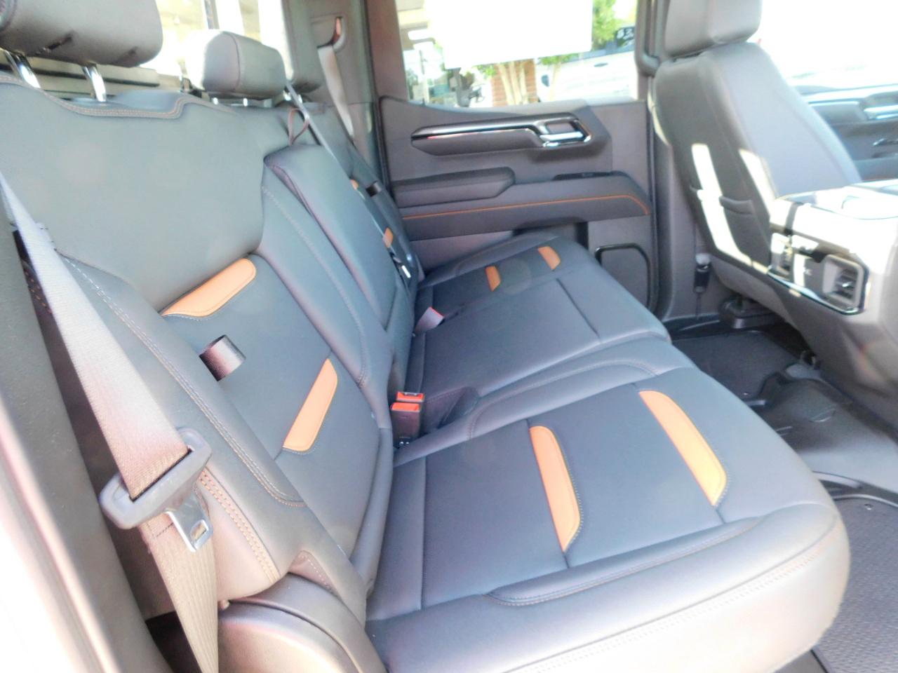 GMC Sierra 1500 4WD Crew Cab 147" AT4 2026