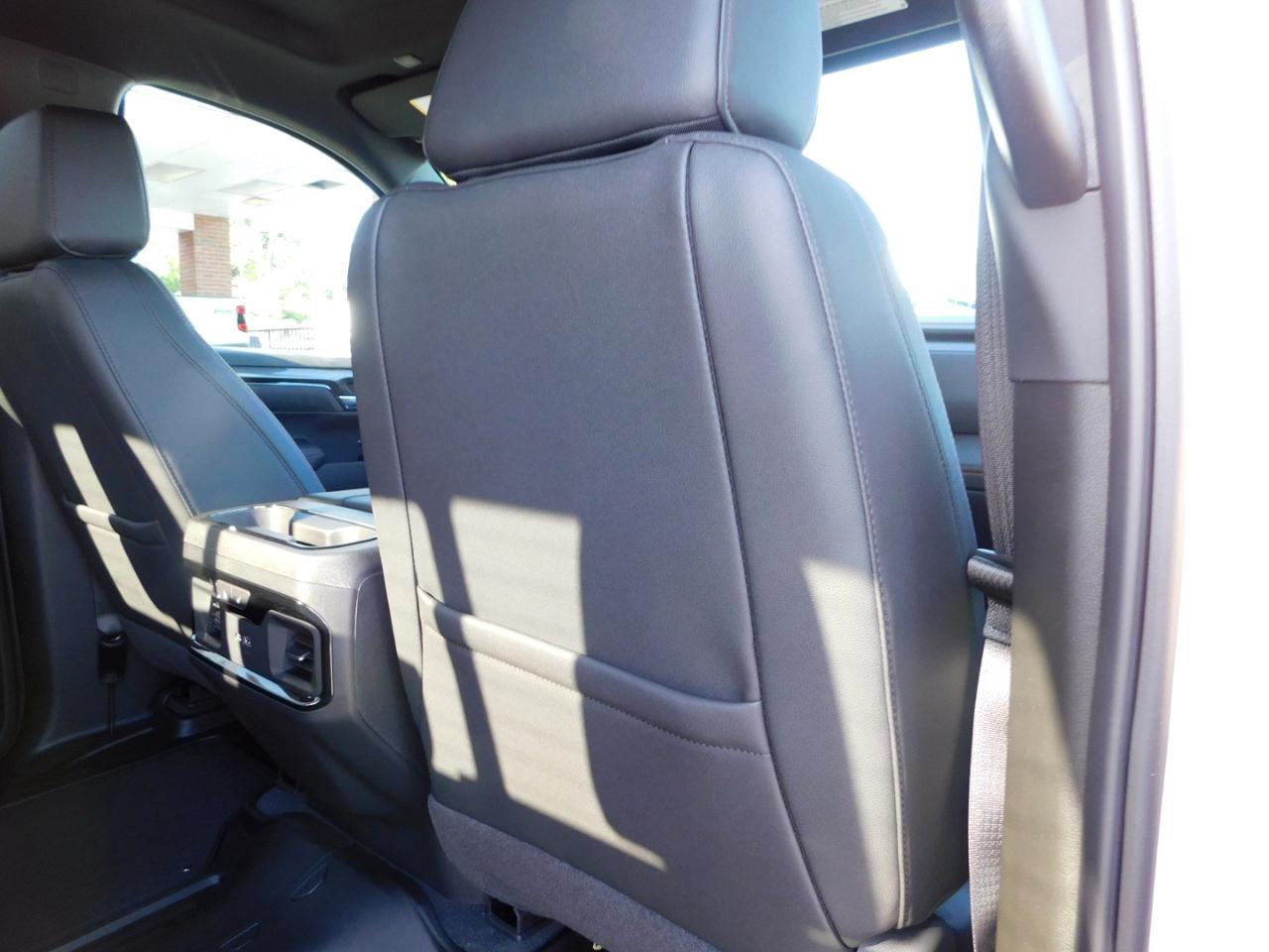 GMC Sierra 1500 4WD Crew Cab 147" AT4 2026