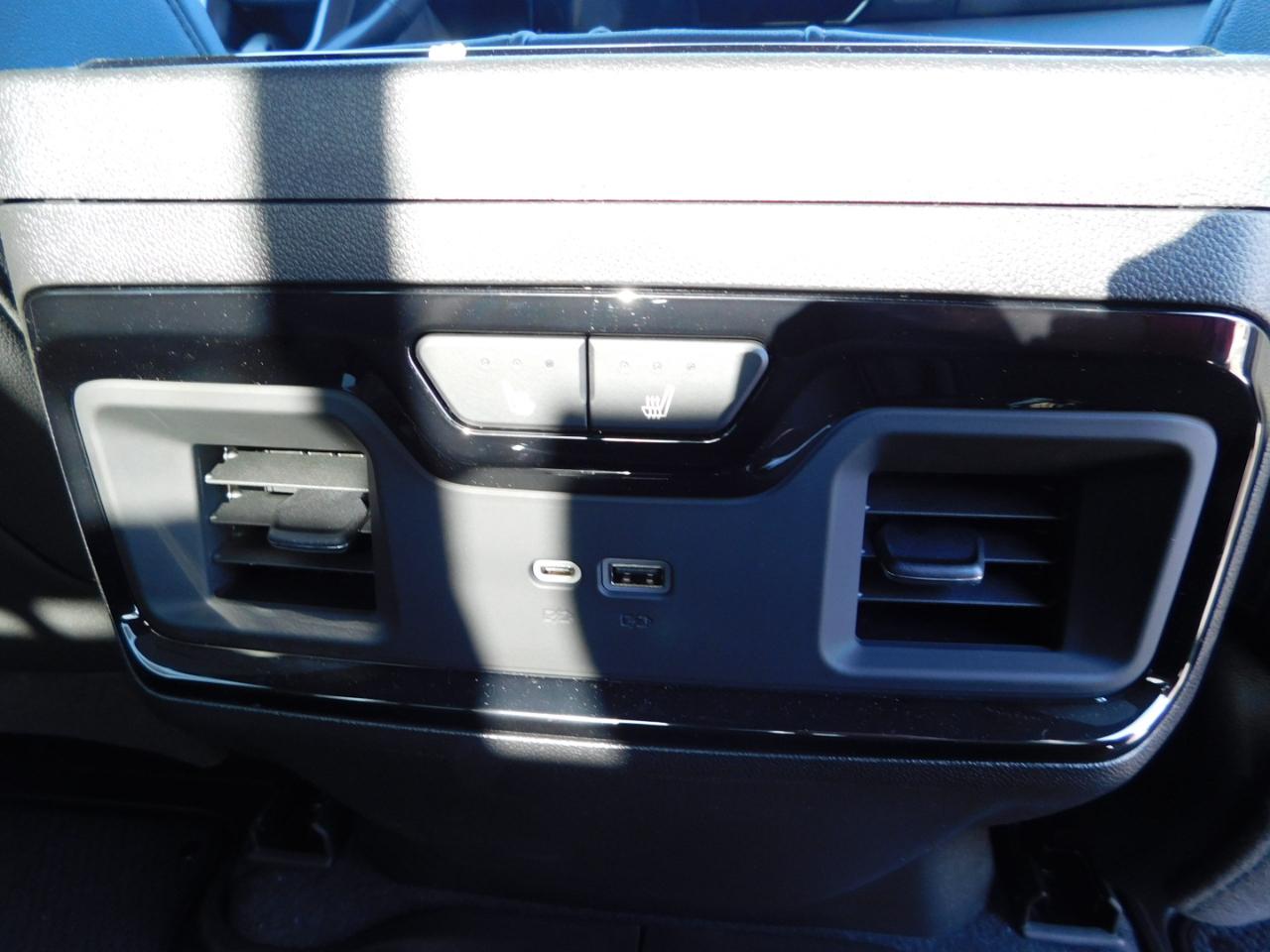 GMC Sierra 1500 4WD Crew Cab 147" AT4 2026