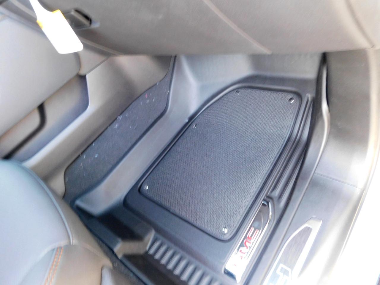 GMC Sierra 1500 4WD Crew Cab 147" AT4 2026