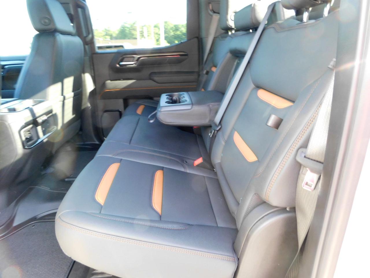 GMC Sierra 1500 4WD Crew Cab 147" AT4 2026