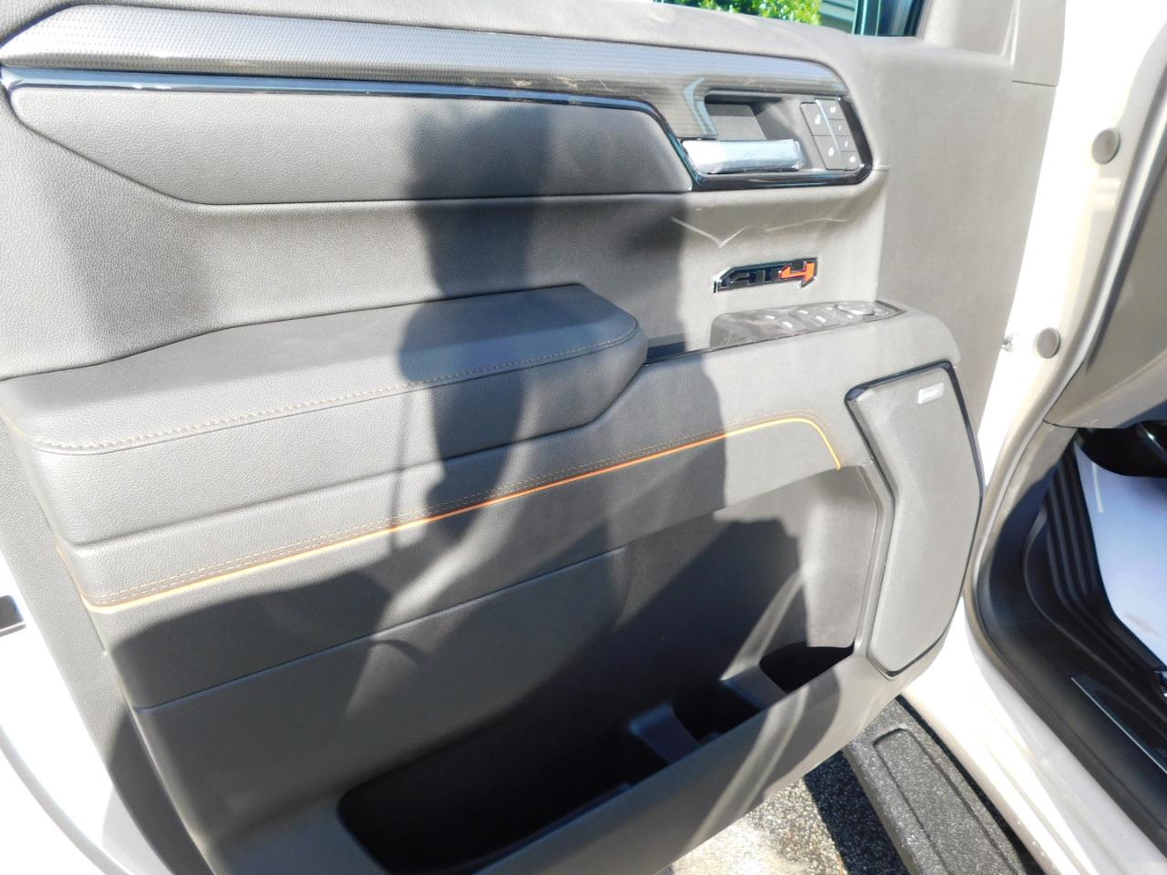 GMC Sierra 1500 4WD Crew Cab 147" AT4 2026