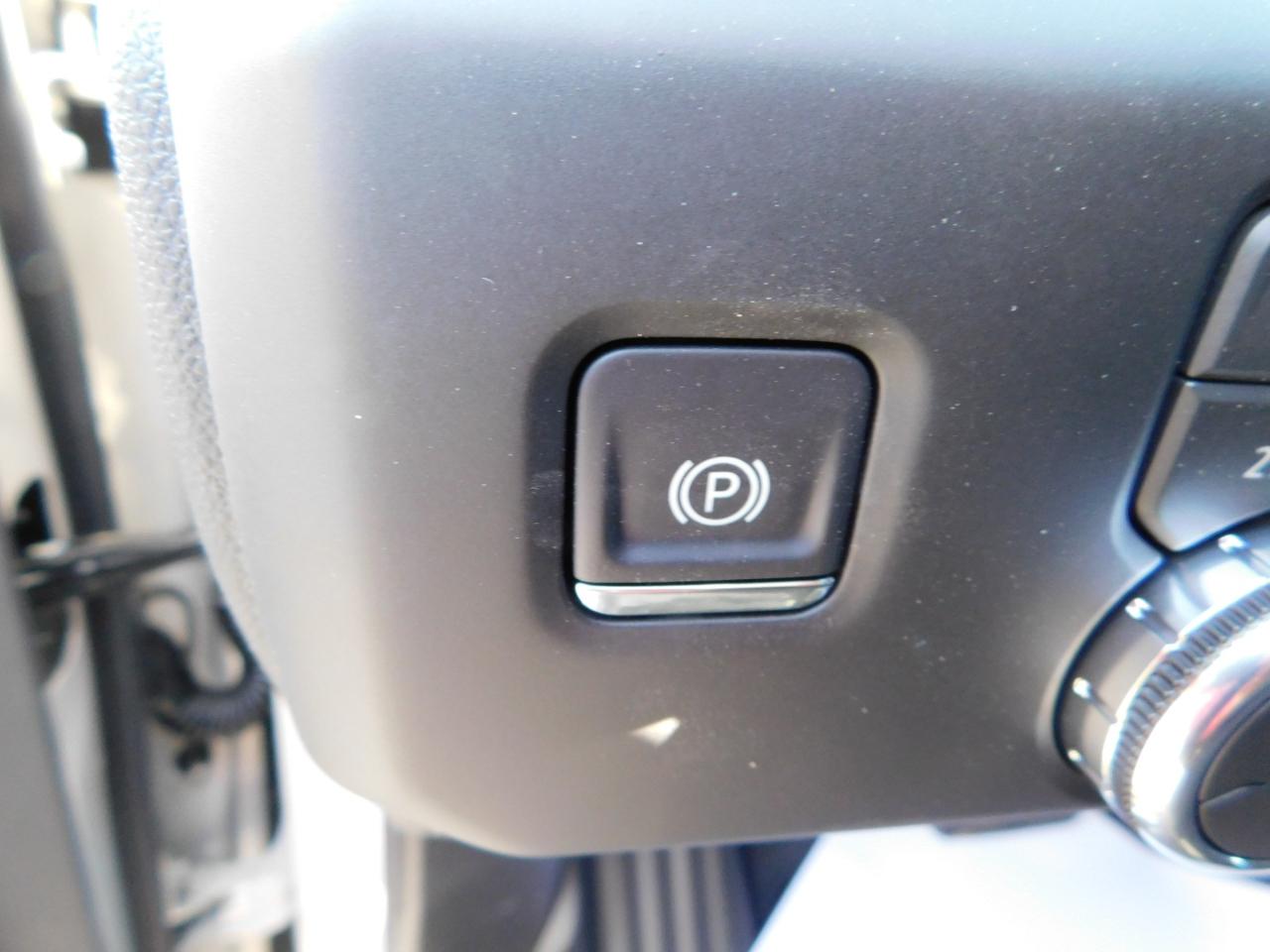 GMC Sierra 1500 4WD Crew Cab 147" AT4 2026