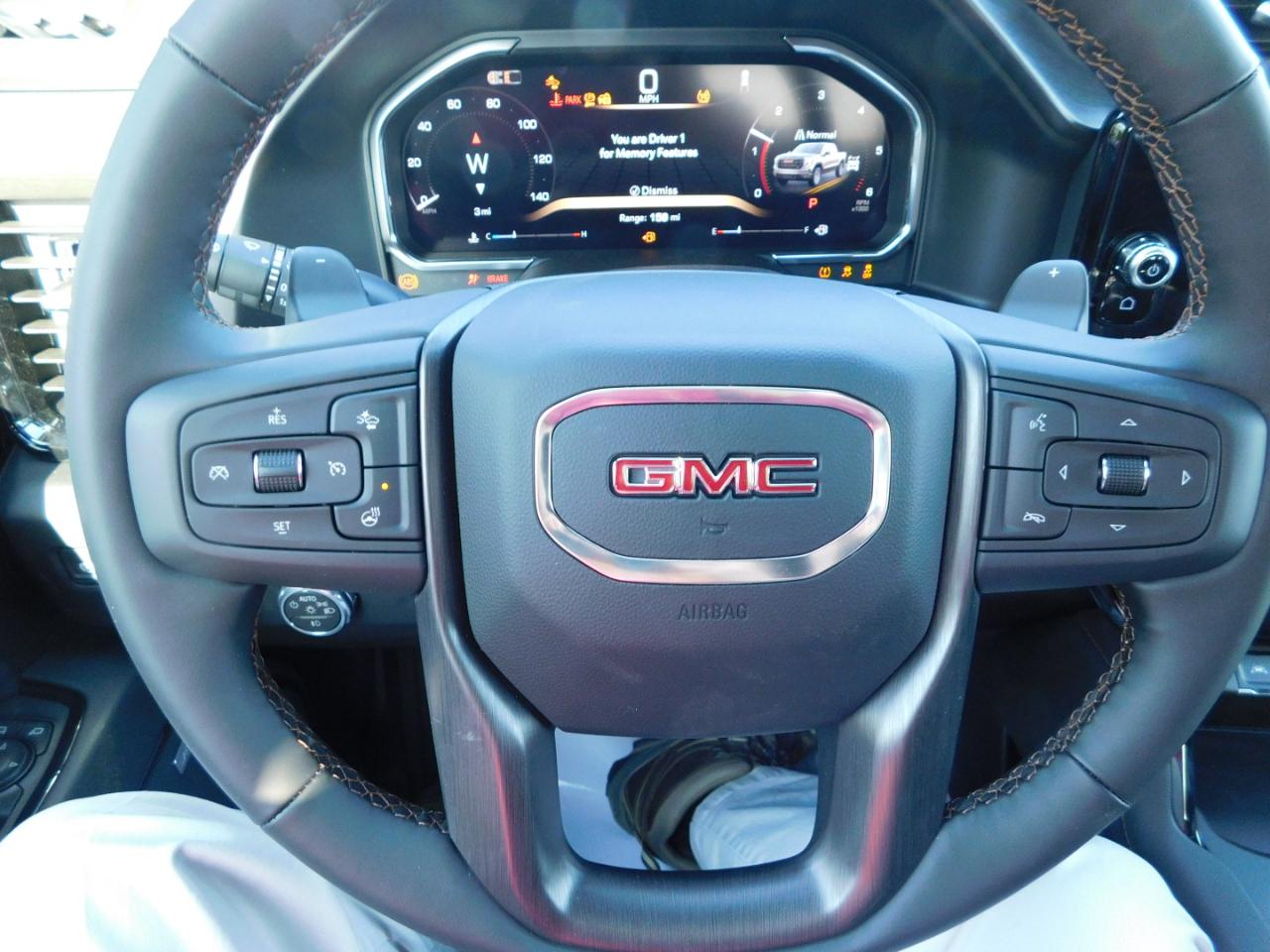 GMC Sierra 1500 4WD Crew Cab 147" AT4 2026