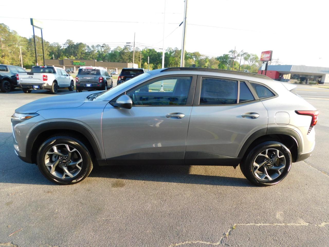 Chevrolet Trax FWD 4dr LT 2026