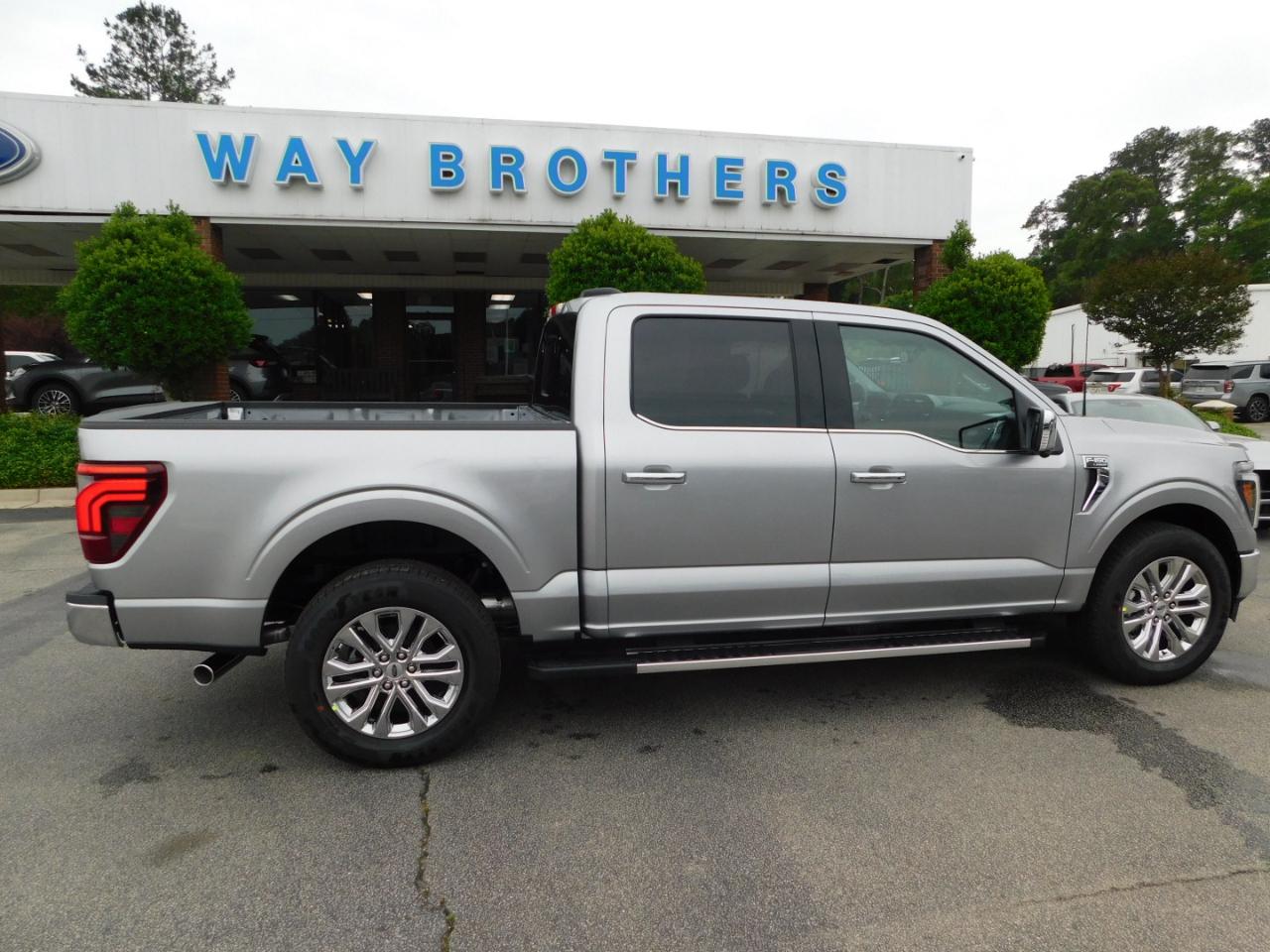 2026 Ford F-150 SUPERCREW LARIAT- 145