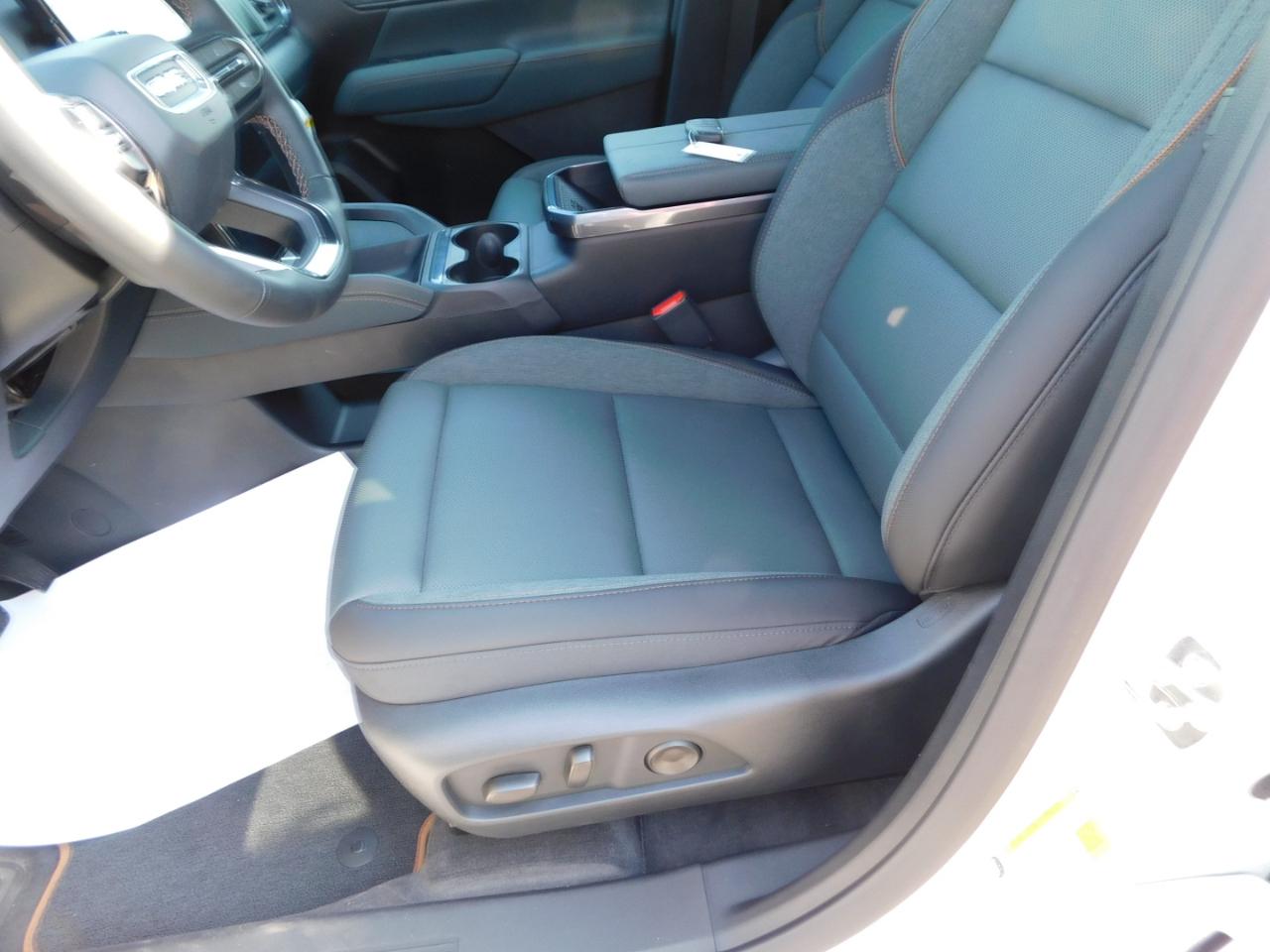 GMC Terrain AWD 4dr AT4 2026