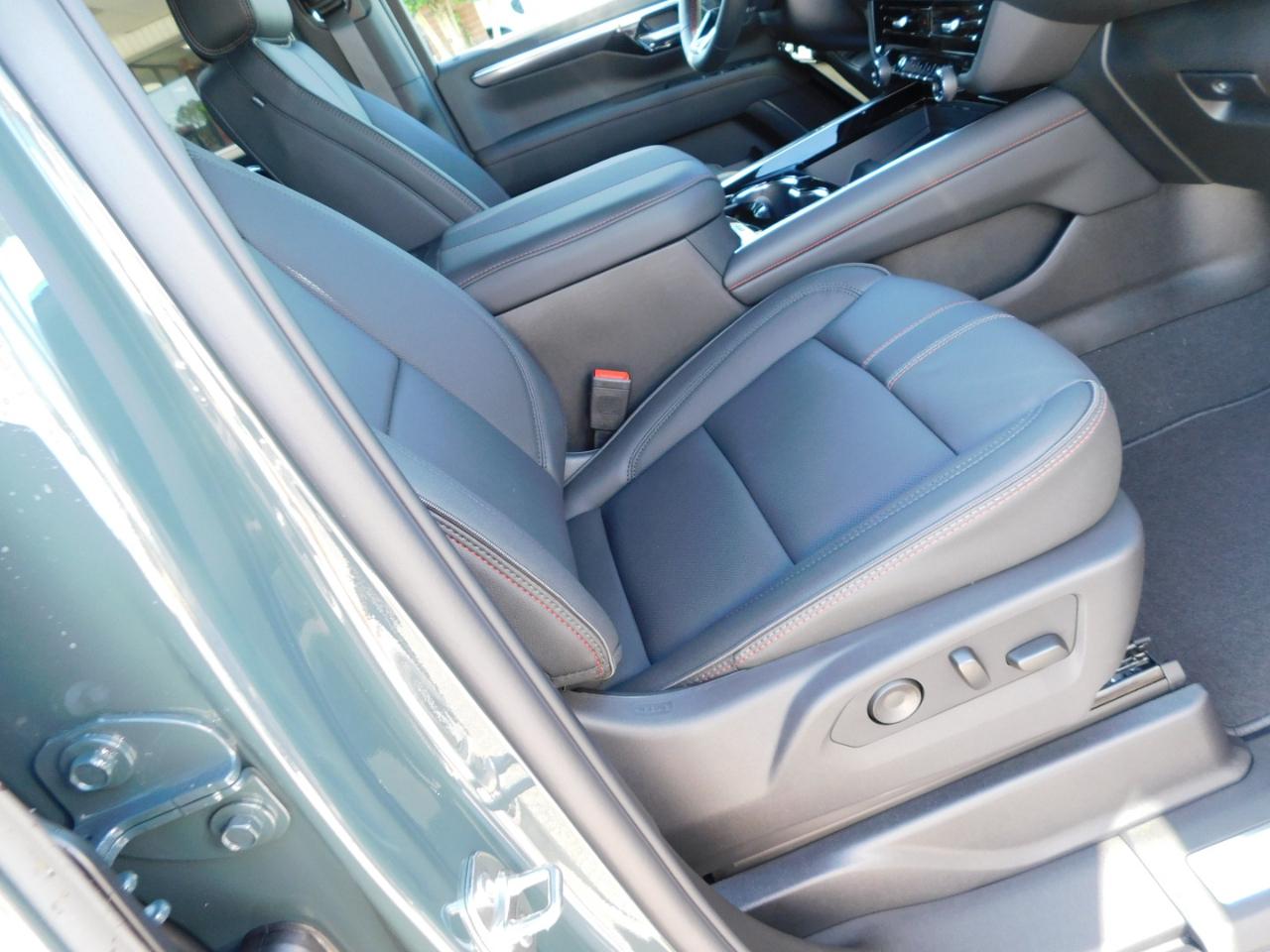 Chevrolet Tahoe 2WD 4dr RST 2026