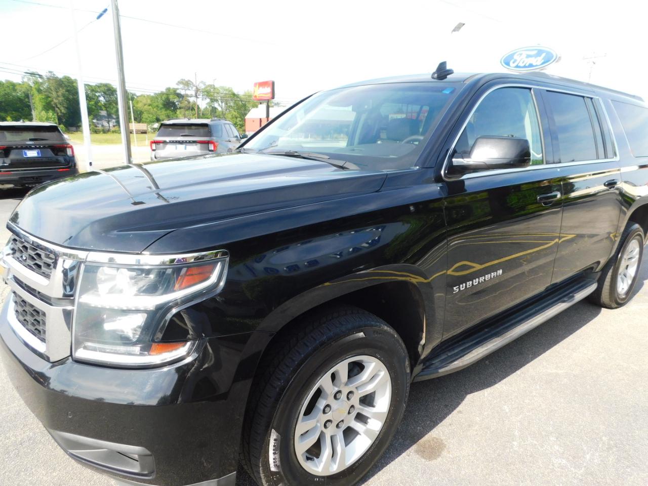 Chevrolet Suburban 2WD 4dr 1500 LT 2018