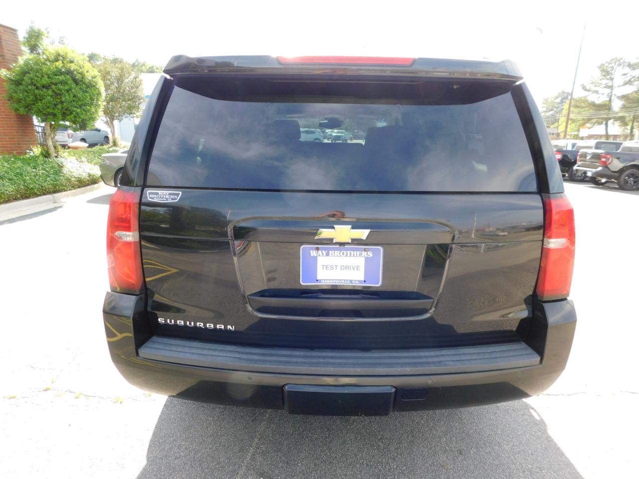 Chevrolet Suburban 2WD 4dr 1500 LT 2018