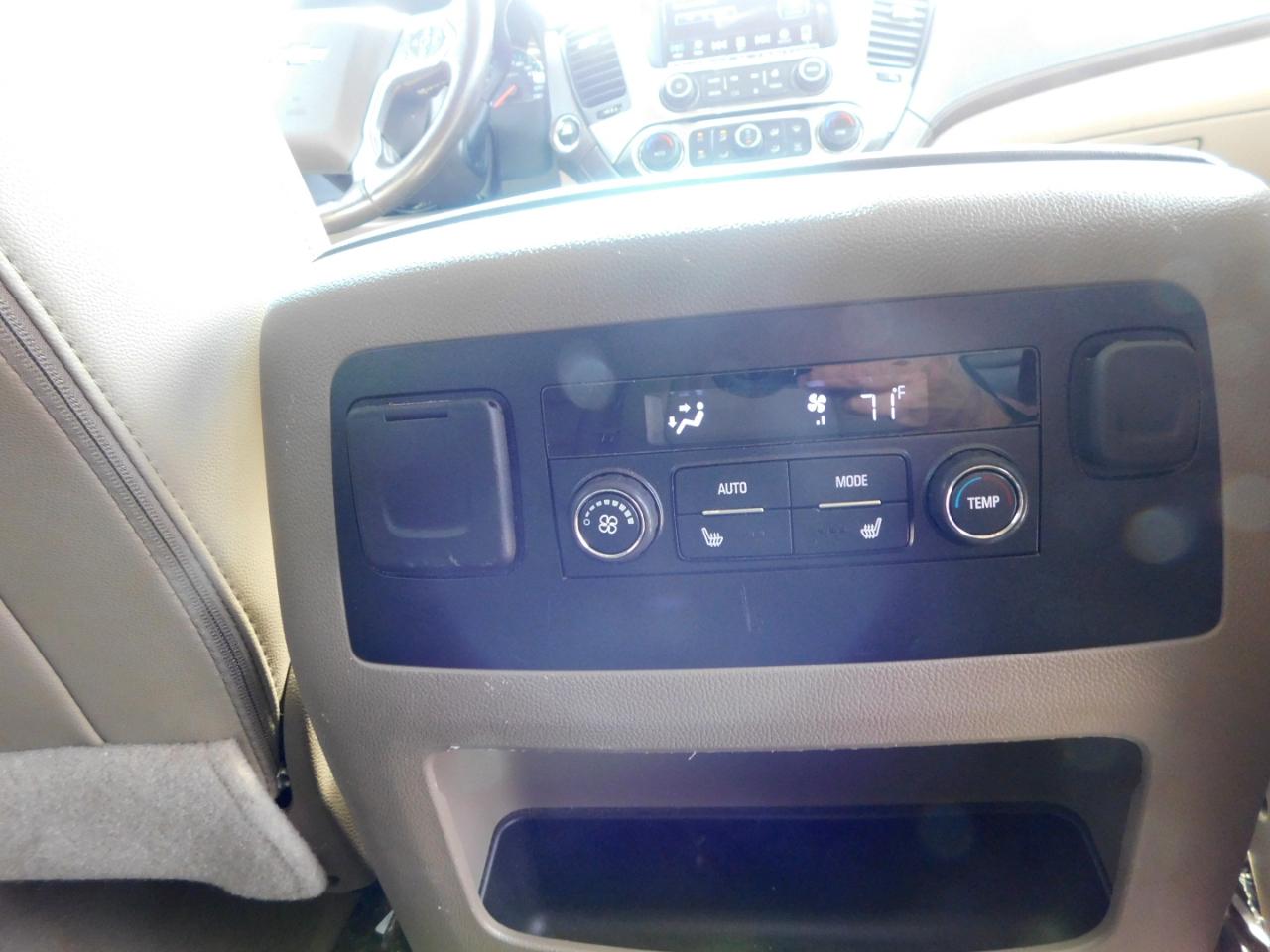 Chevrolet Suburban 2WD 4dr 1500 LT 2018