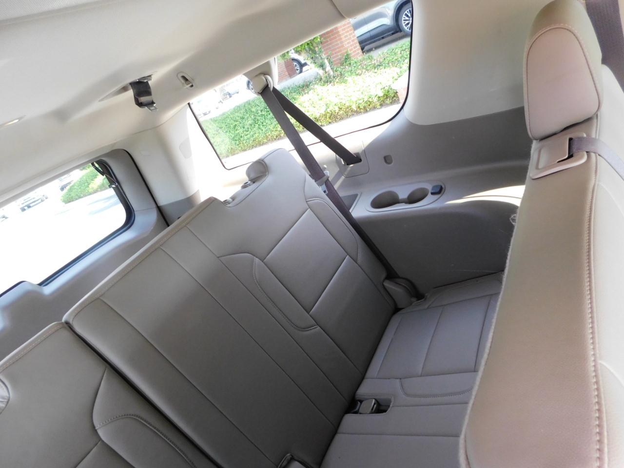 Chevrolet Suburban 2WD 4dr 1500 LT 2018