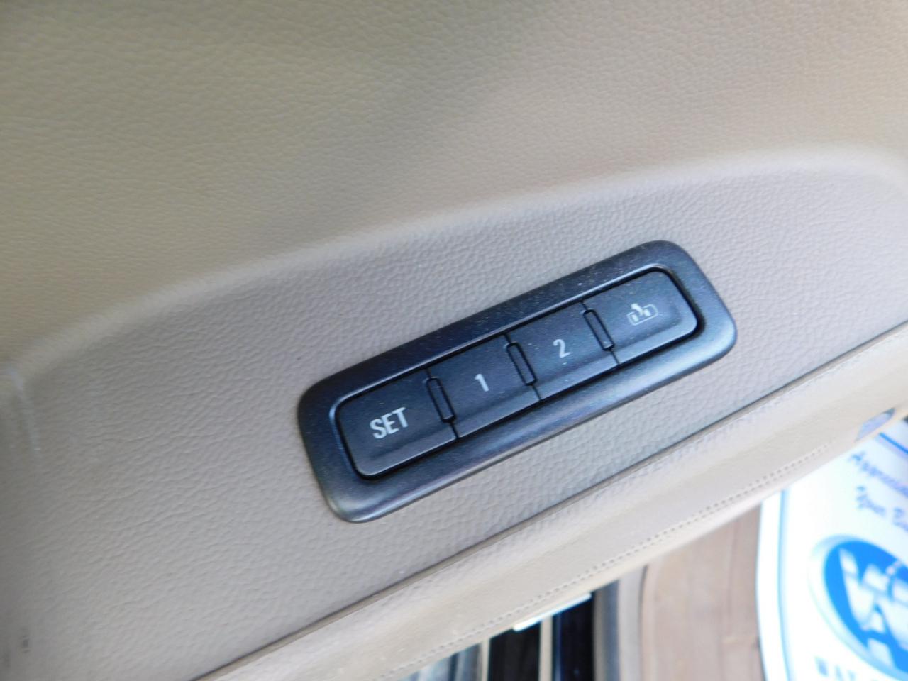 Chevrolet Suburban 2WD 4dr 1500 LT 2018