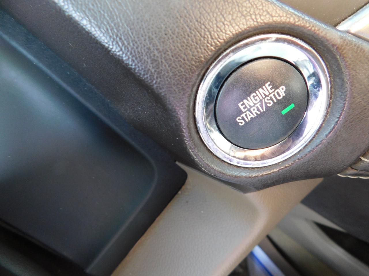 Chevrolet Suburban 2WD 4dr 1500 LT 2018