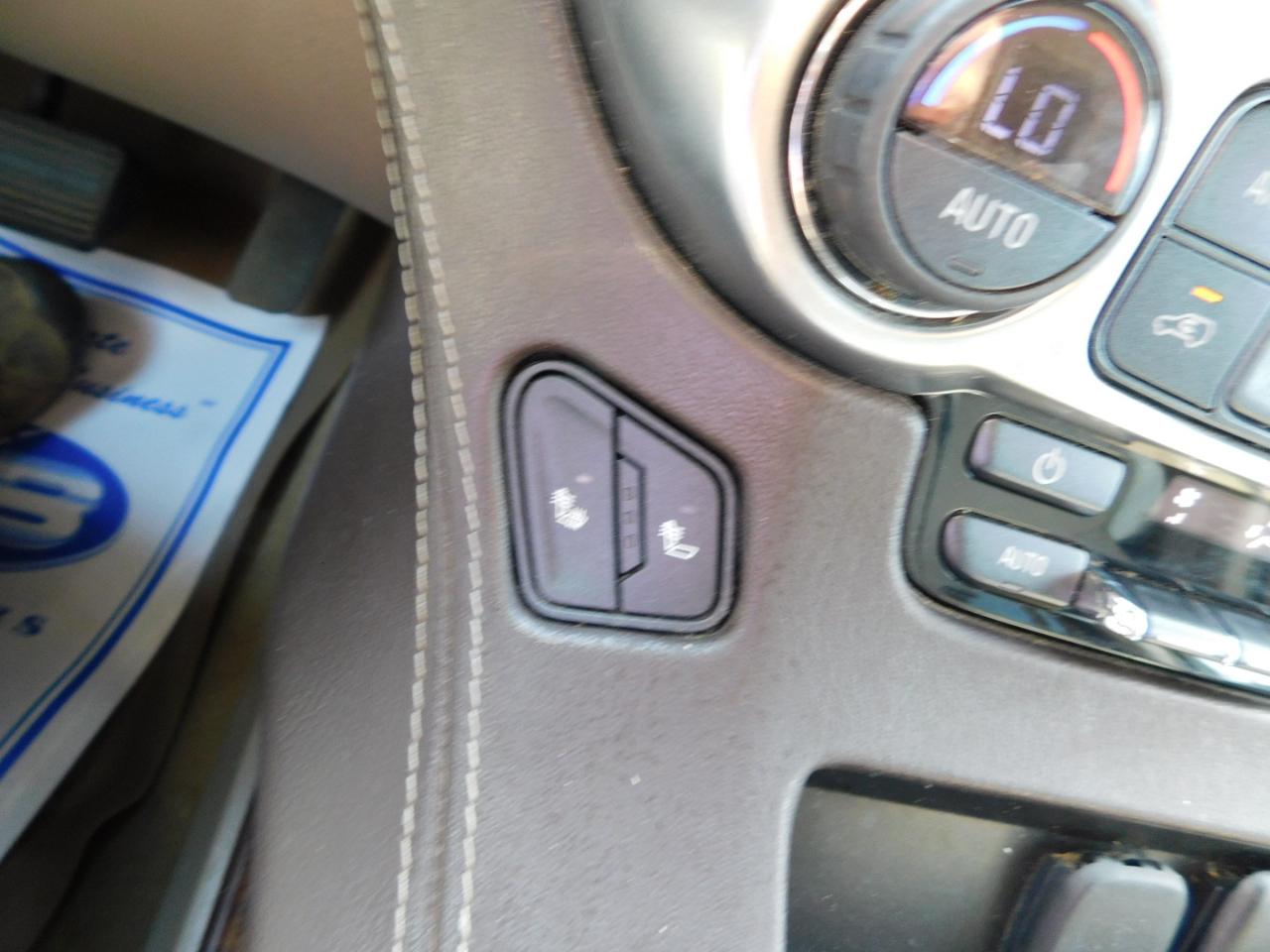 Chevrolet Suburban 2WD 4dr 1500 LT 2018