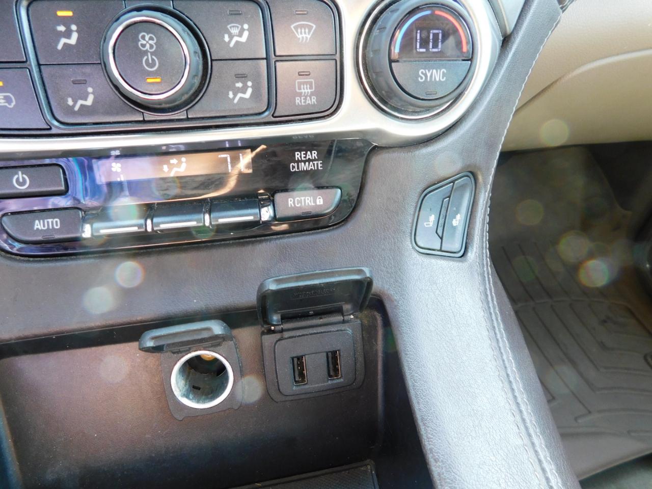 Chevrolet Suburban 2WD 4dr 1500 LT 2018