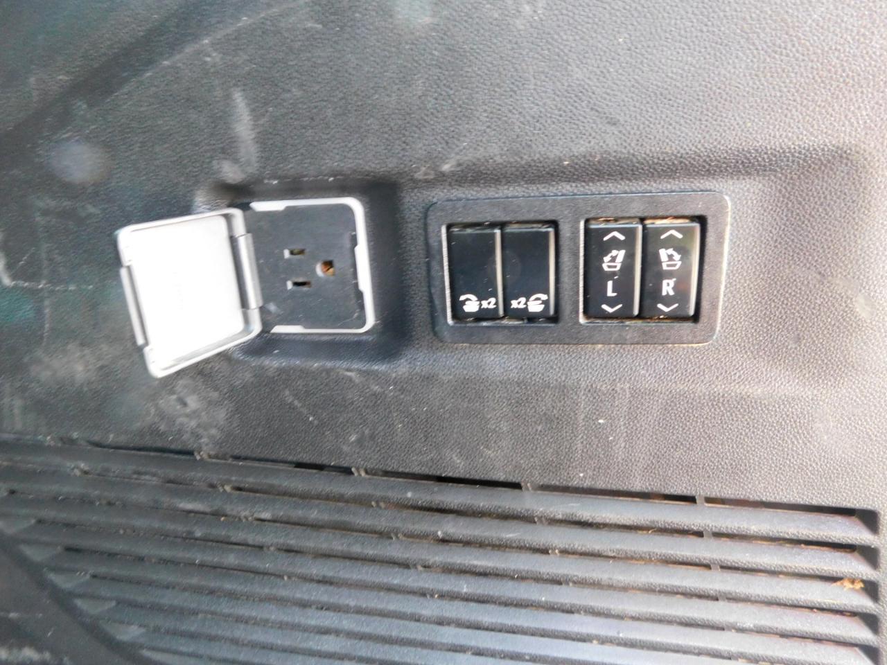 GMC Yukon XL 4WD 4dr AT4 2021