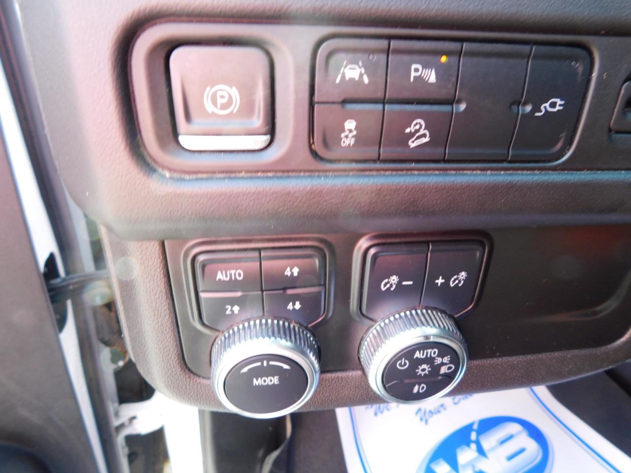 GMC Yukon XL 4WD 4dr AT4 2021