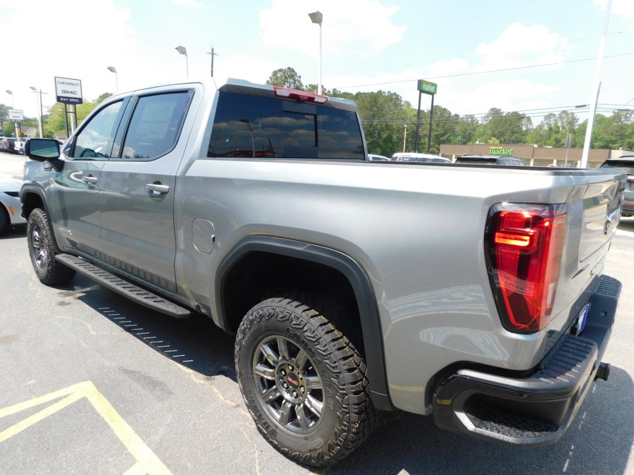 GMC Sierra 1500 4WD Crew Cab 147" AT4X 2026