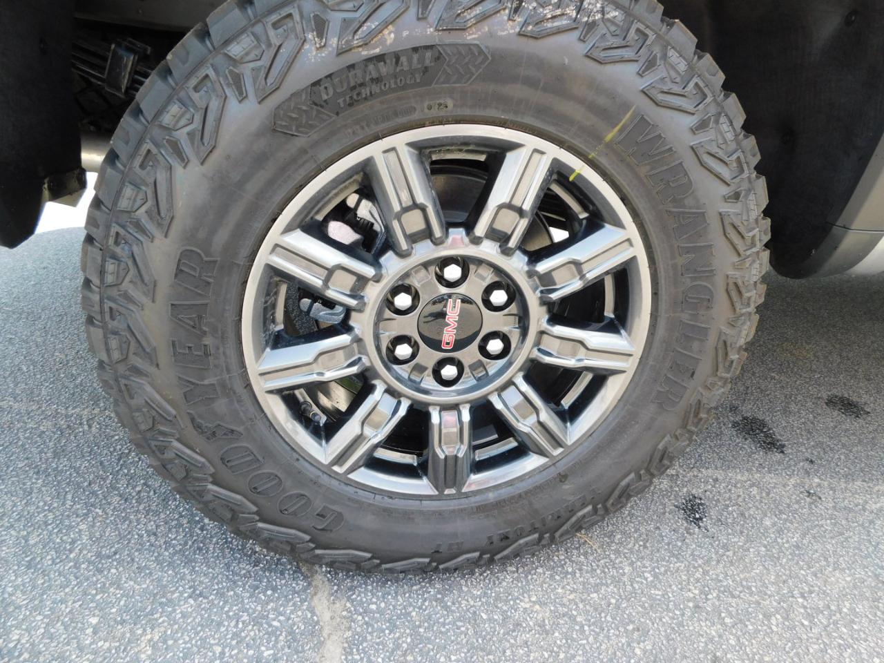 GMC Sierra 1500 4WD Crew Cab 147" AT4X 2026