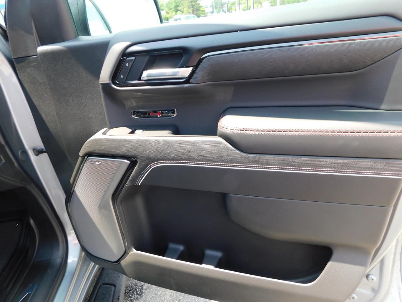 GMC Sierra 1500 4WD Crew Cab 147" AT4X 2026