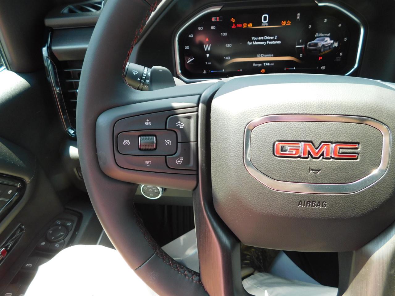 GMC Sierra 1500 4WD Crew Cab 147" AT4X 2026