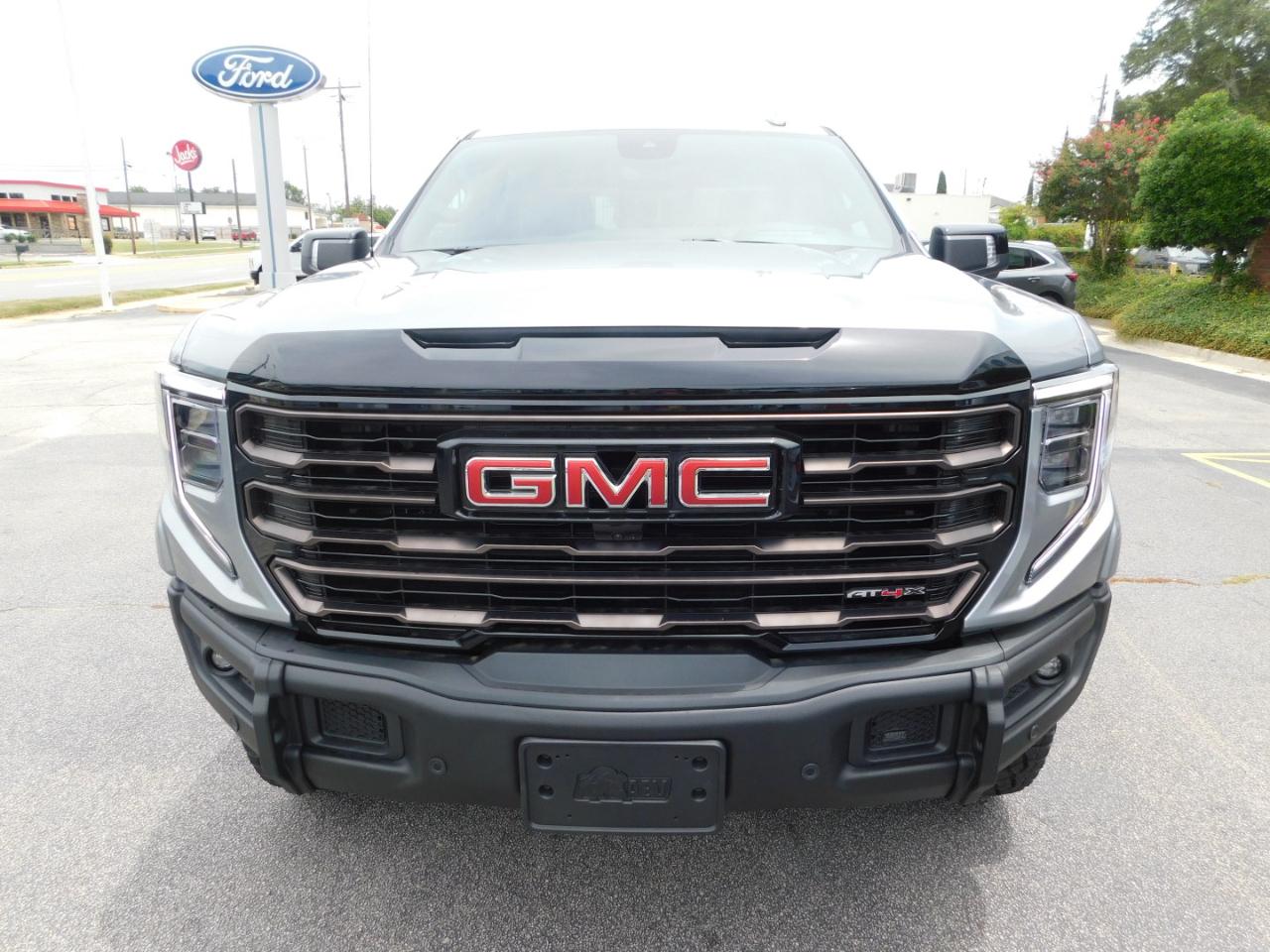 GMC Sierra 1500 4WD Crew Cab 147" AT4X 2026