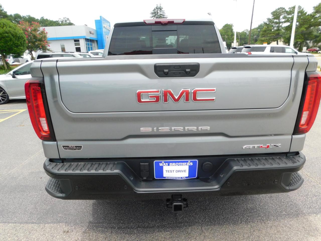 GMC Sierra 1500 4WD Crew Cab 147" AT4X 2026