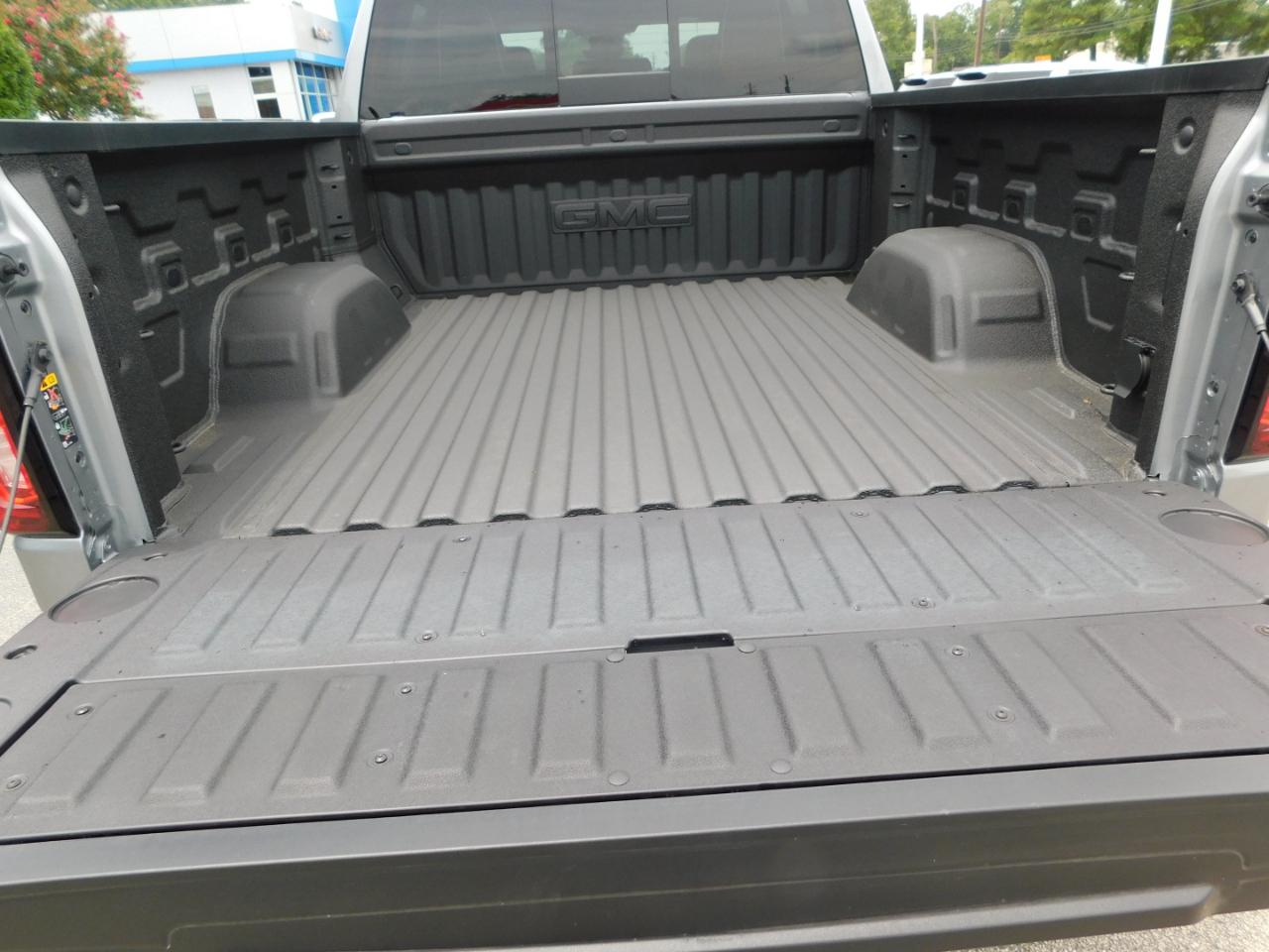 GMC Sierra 1500 4WD Crew Cab 147" AT4X 2026