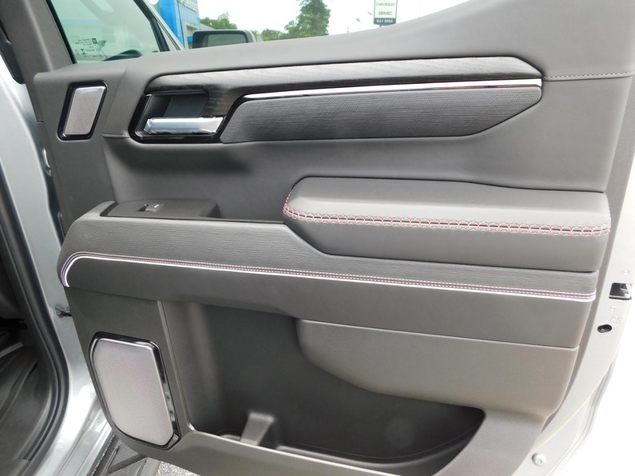 GMC Sierra 1500 4WD Crew Cab 147" AT4X 2026