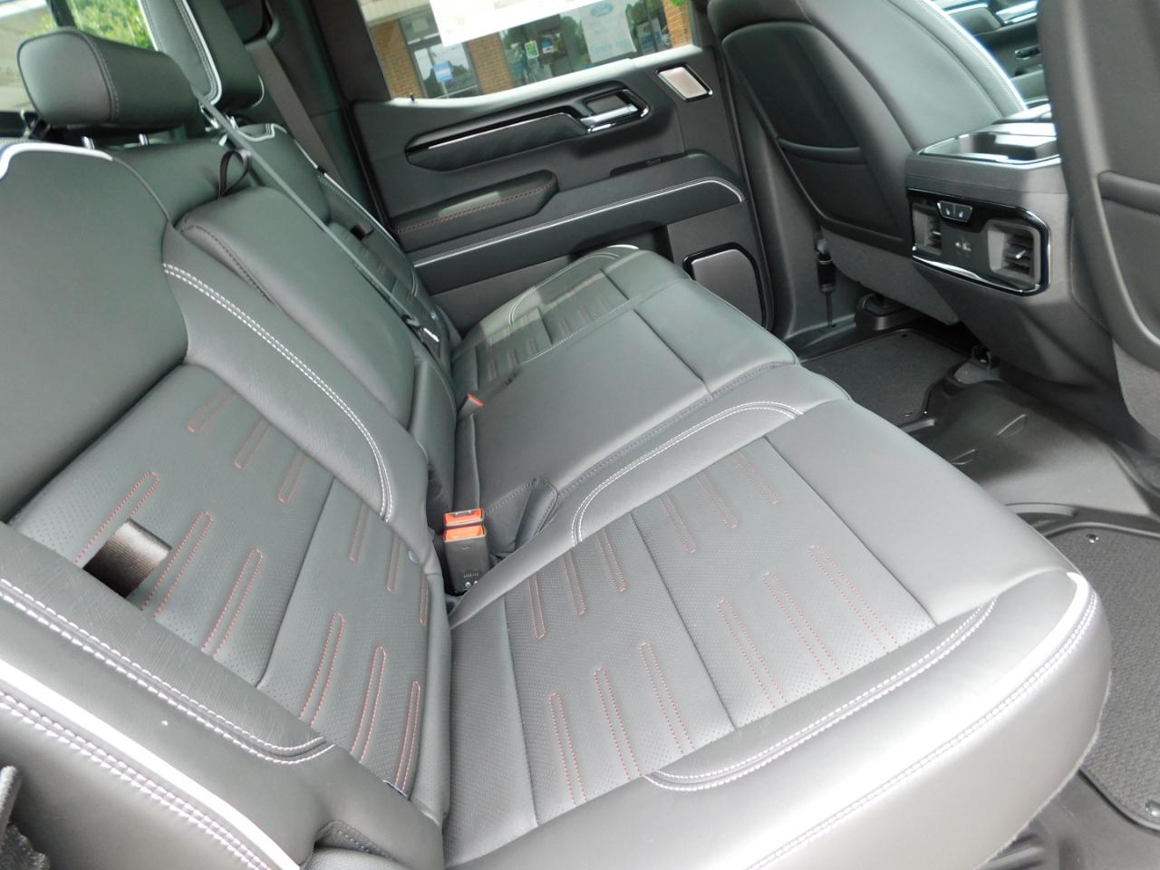 GMC Sierra 1500 4WD Crew Cab 147" AT4X 2026