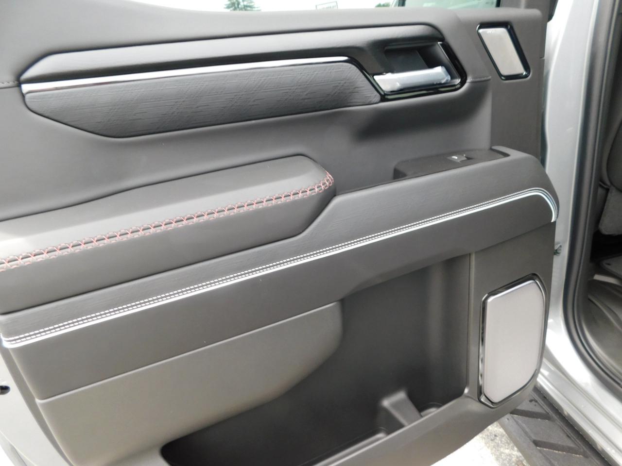 GMC Sierra 1500 4WD Crew Cab 147" AT4X 2026