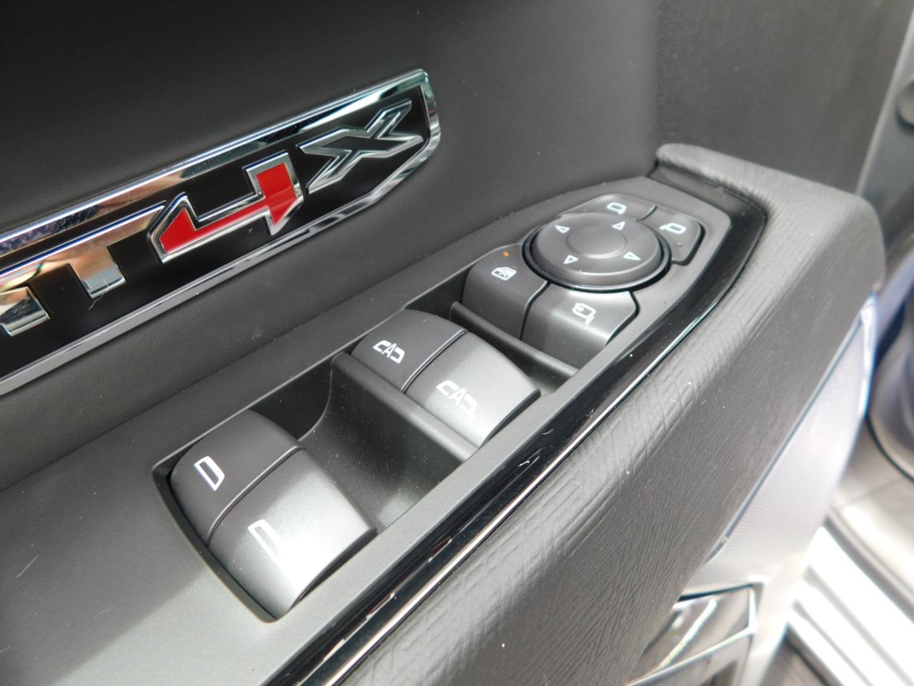 GMC Sierra 1500 4WD Crew Cab 147" AT4X 2026