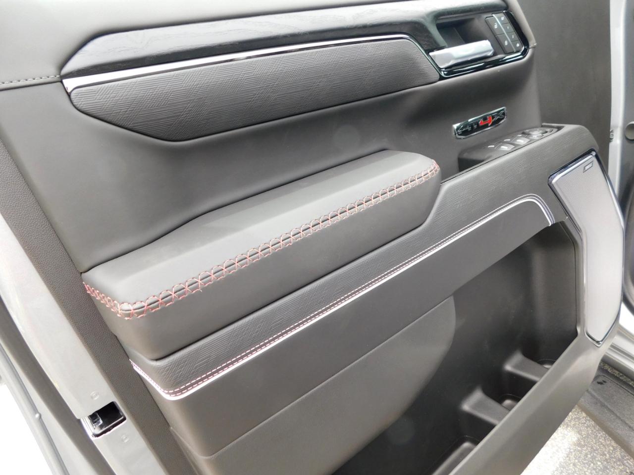 GMC Sierra 1500 4WD Crew Cab 147" AT4X 2026