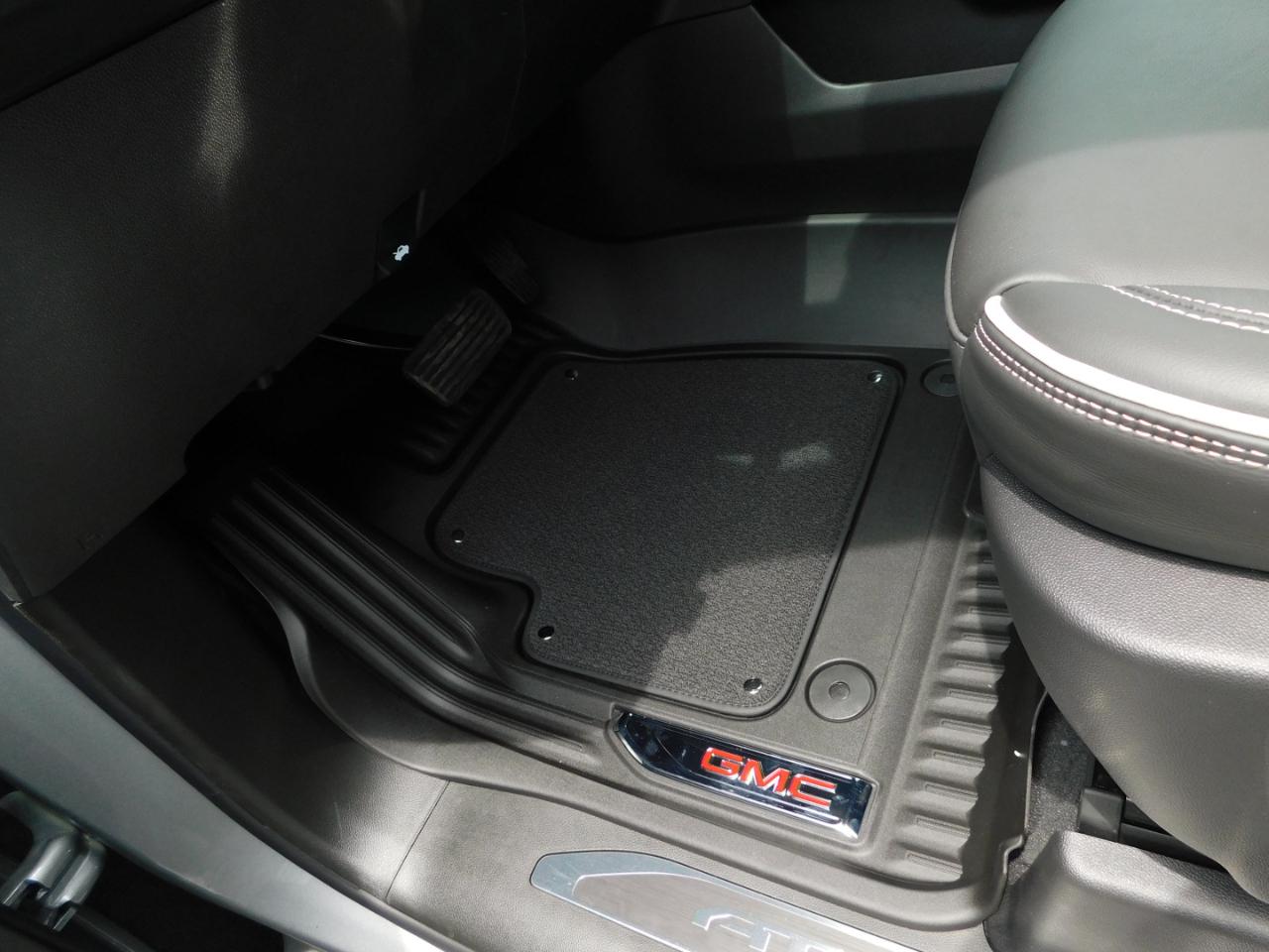 GMC Sierra 1500 4WD Crew Cab 147" AT4X 2026