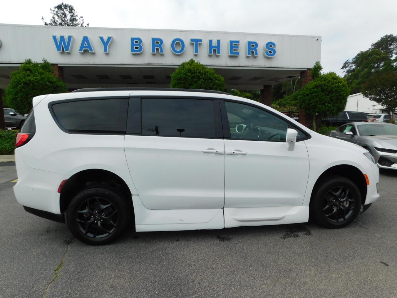 2019 Chrysler Pacifica TOURING L PLUS FWD