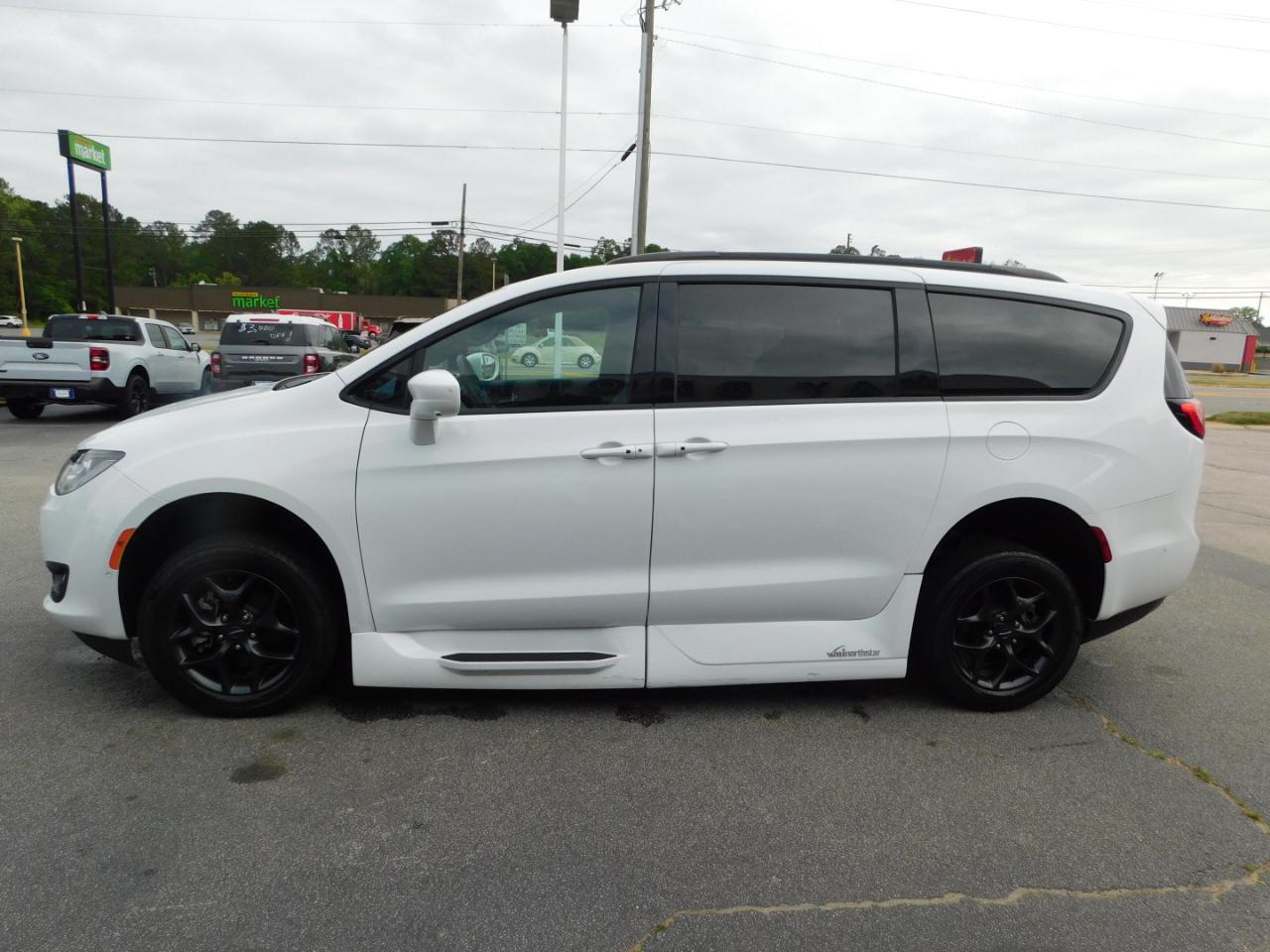 Chrysler Pacifica Touring L Plus FWD 2019