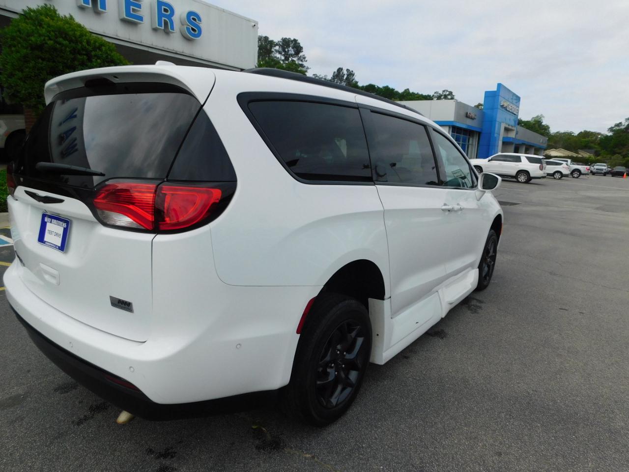 Chrysler Pacifica Touring L Plus FWD 2019