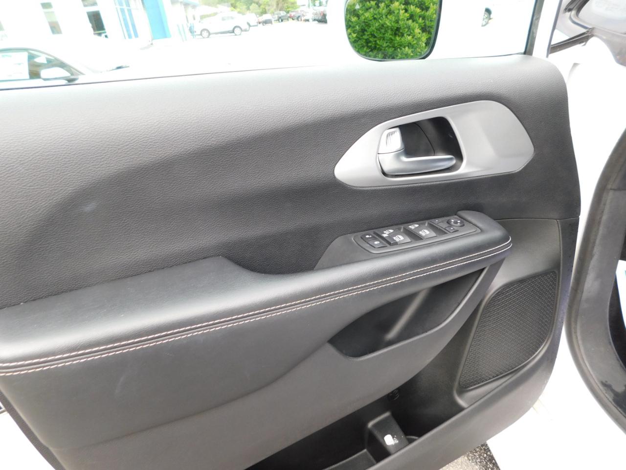 Chrysler Pacifica Touring L Plus FWD 2019