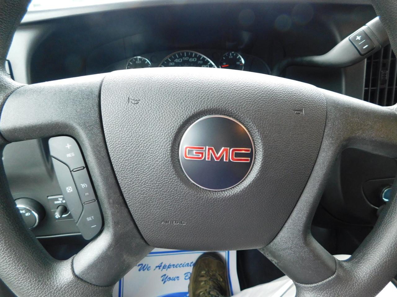 GMC Savana Cargo Van RWD 2500 135" 2026
