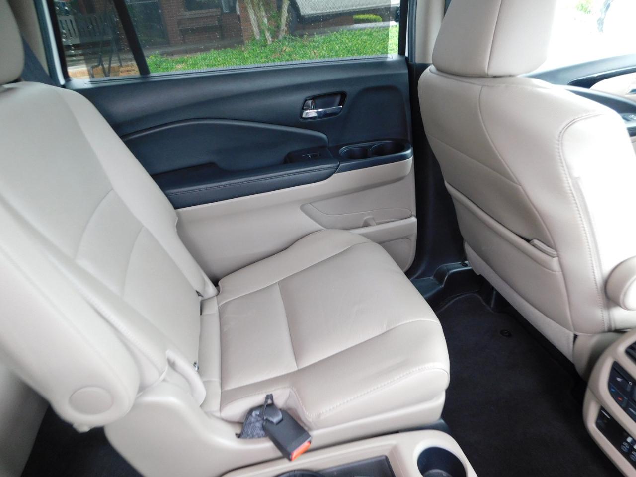 Honda Pilot Touring 7-Passenger AWD 2022