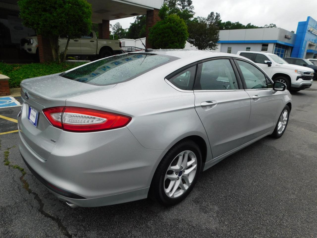 Ford Fusion 4dr Sdn SE FWD 2016